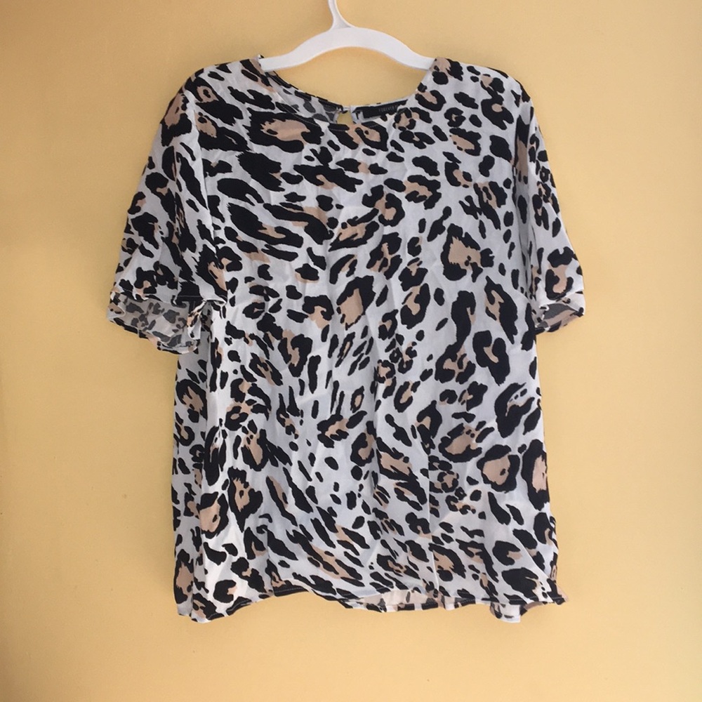 Leopard print shirt sleeve blouse